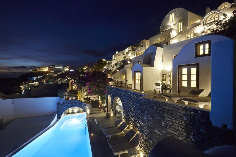 Atrina Traditional Hotel 2