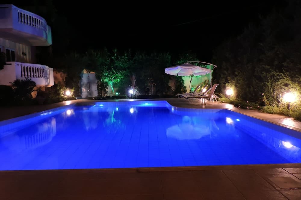 Golden Rose Suites main