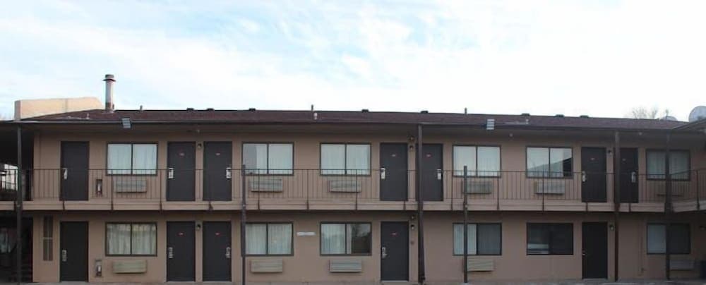 Travel Inn Omaha main