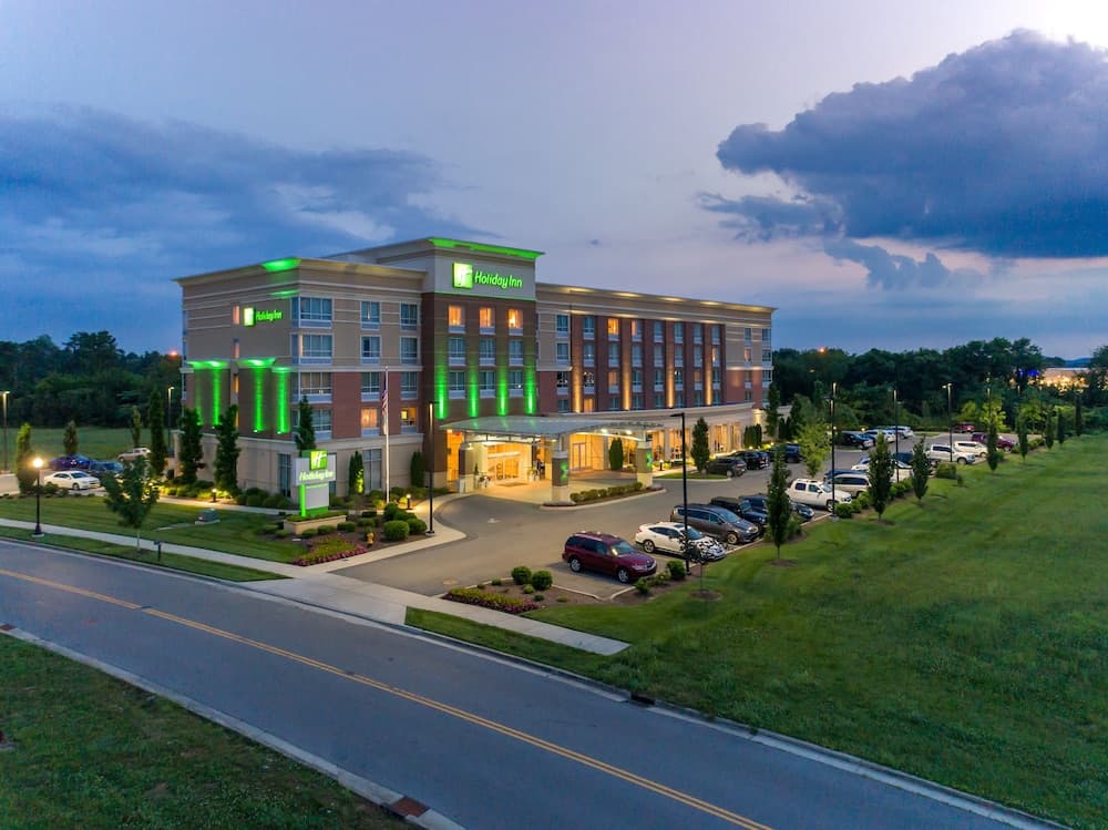 Holiday Inn Murfreesboro main