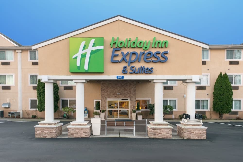 Holiday Inn Express Hotel & Suites Burlington main
