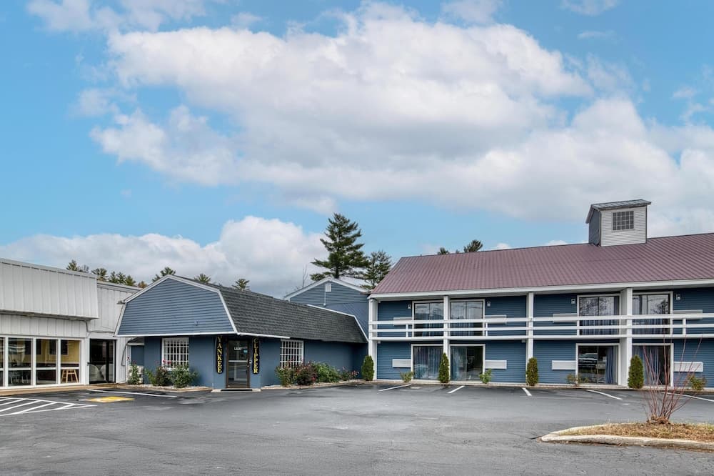 Yankee Clipper Motor Inn main