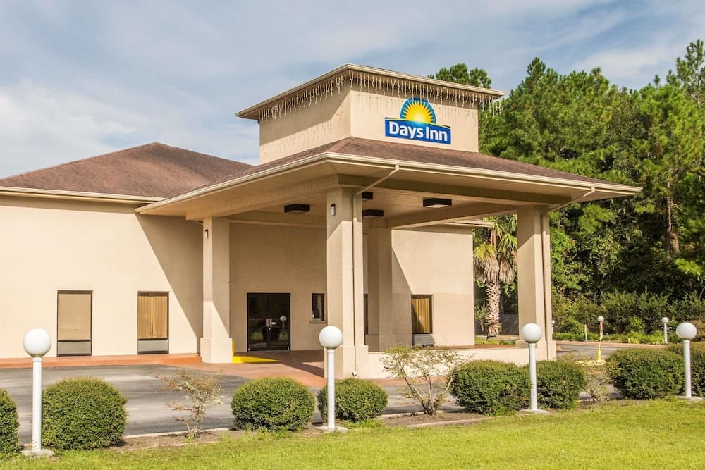 Days Inn by Wyndham Lake City I-10 main