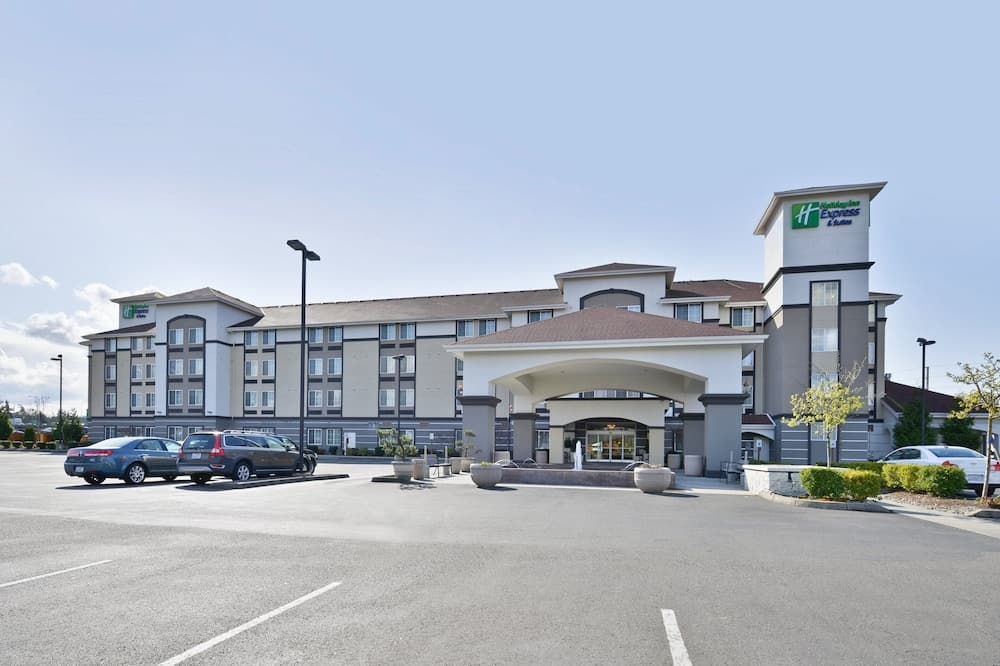 Holiday Inn Express And Suites Tacoma South Lakewo main
