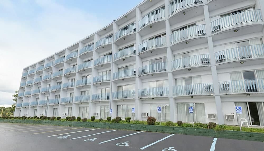 Howard Johnson By Wyndham Benton Harbor/St. Joseph main