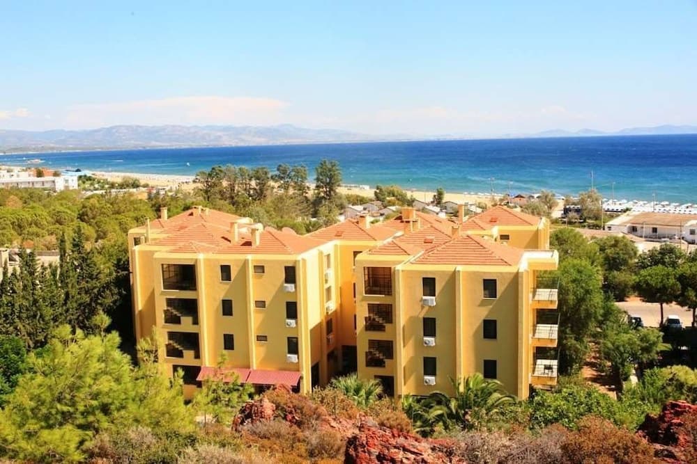 Palm Court Suites main