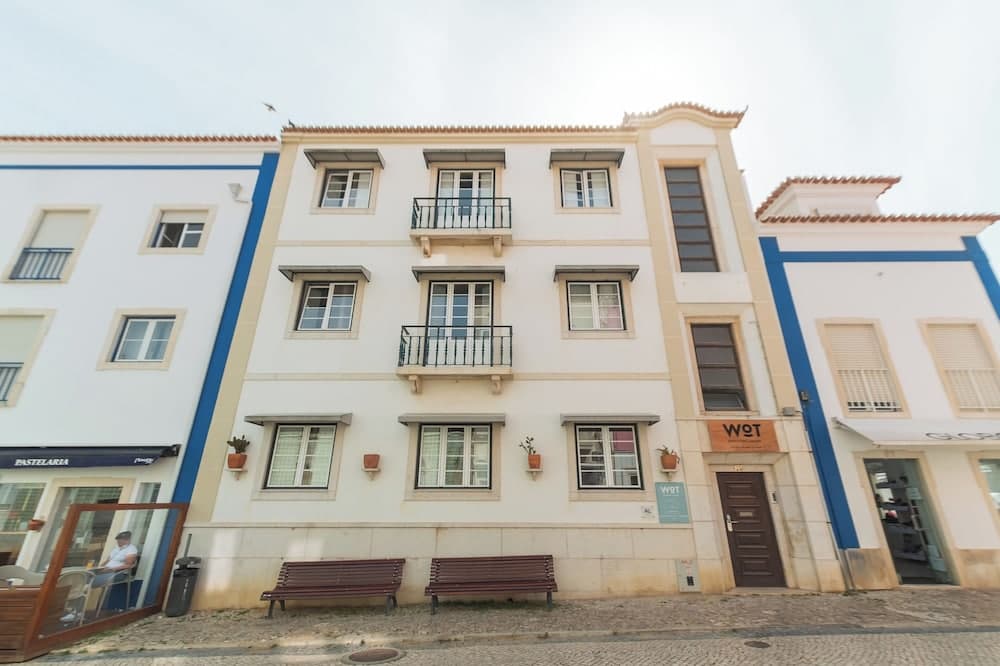 Wot Ericeira Lodge main