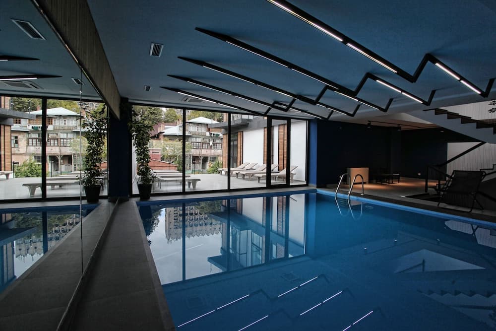 L.M Club Hotel main