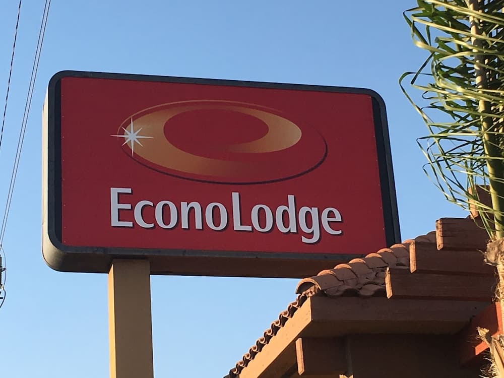 Econo Lodge Near Bakersfield Fairgrounds main