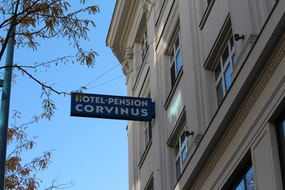 Hotel Corvinus main