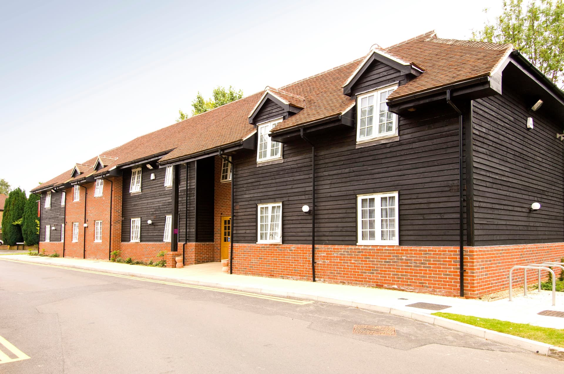 Premier Inn Woking West (A324)