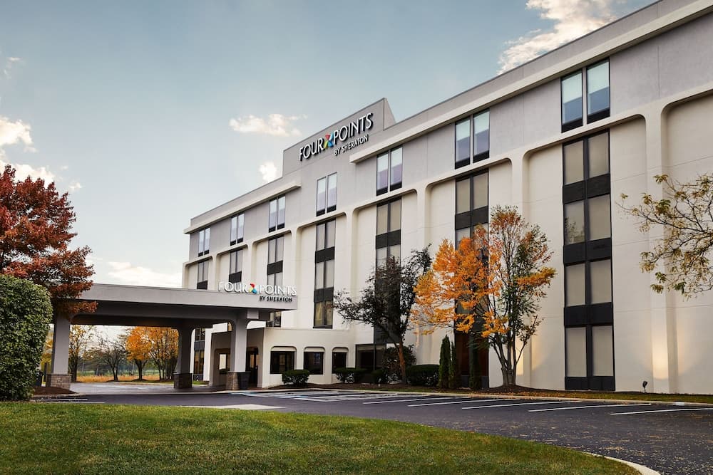 Four Points By Sheraton Chicago Westchester Oak main