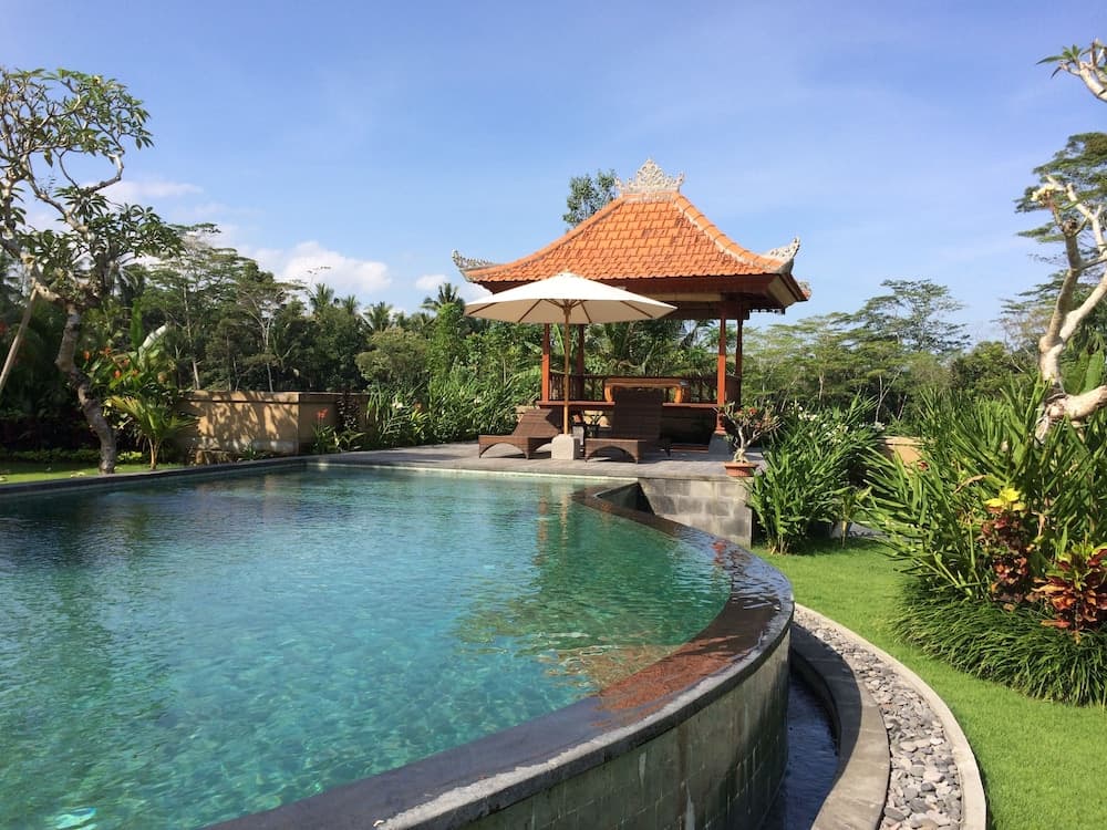 Meng Bengil Villa main