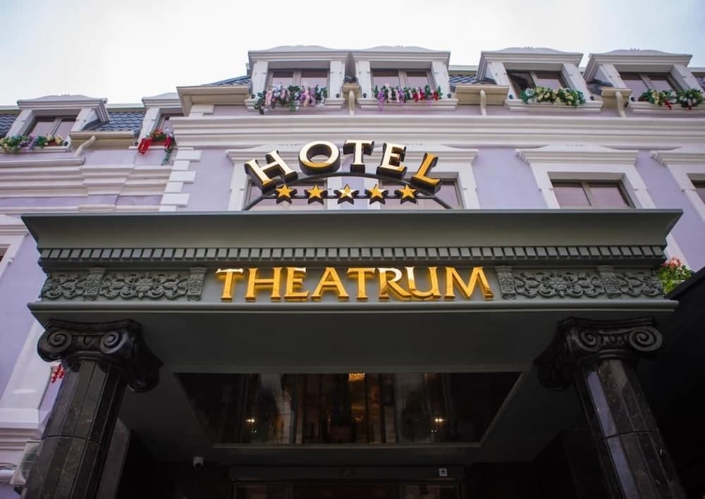 Theatrum Hotel Baku main