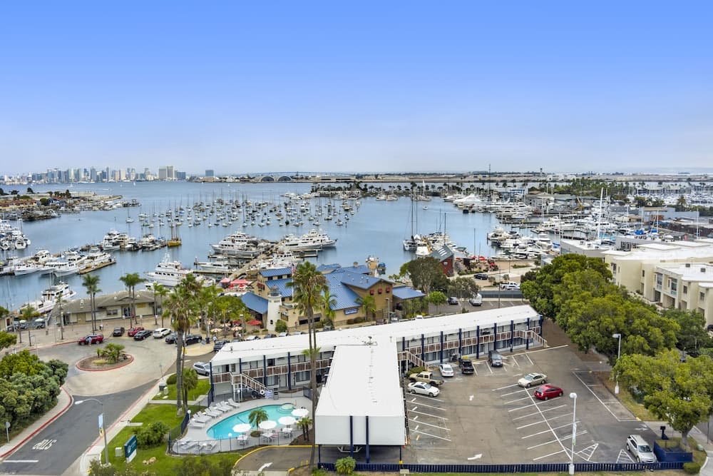 Sea Harbor Hotel main