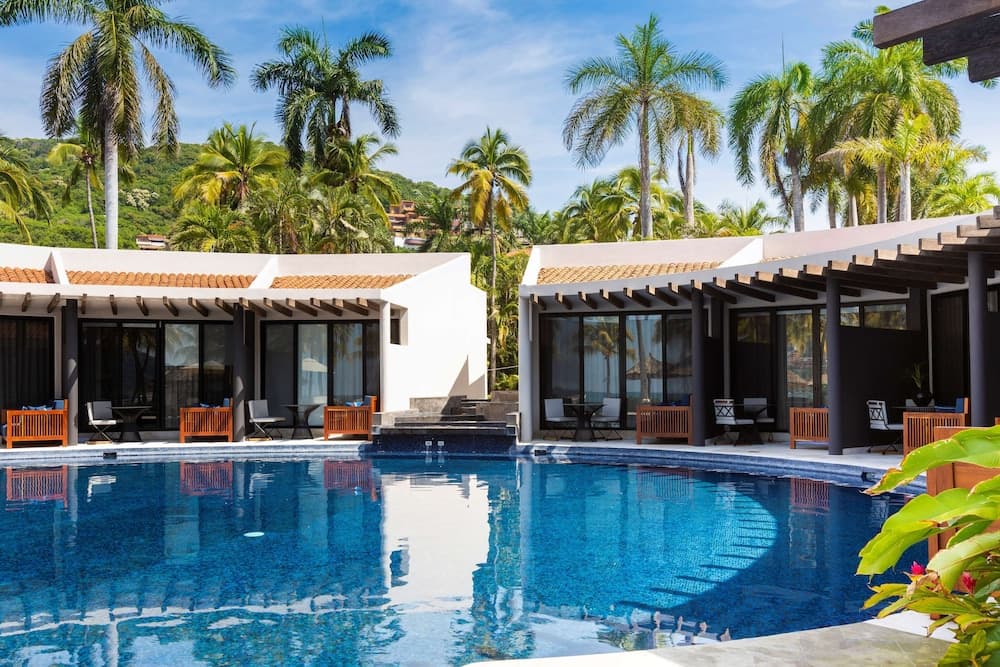 Thompson Zihuatanejo main