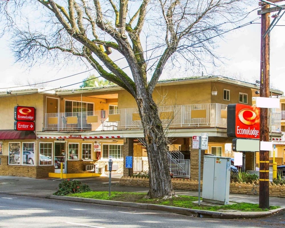 Econo Lodge Sacramento Convention Center main