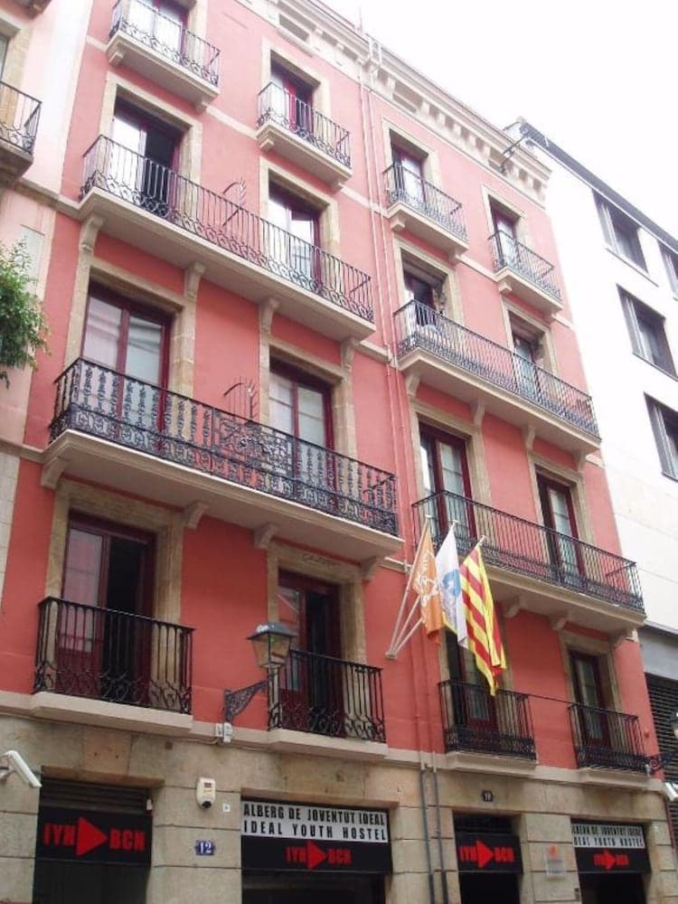 Ideal Youth Hostel