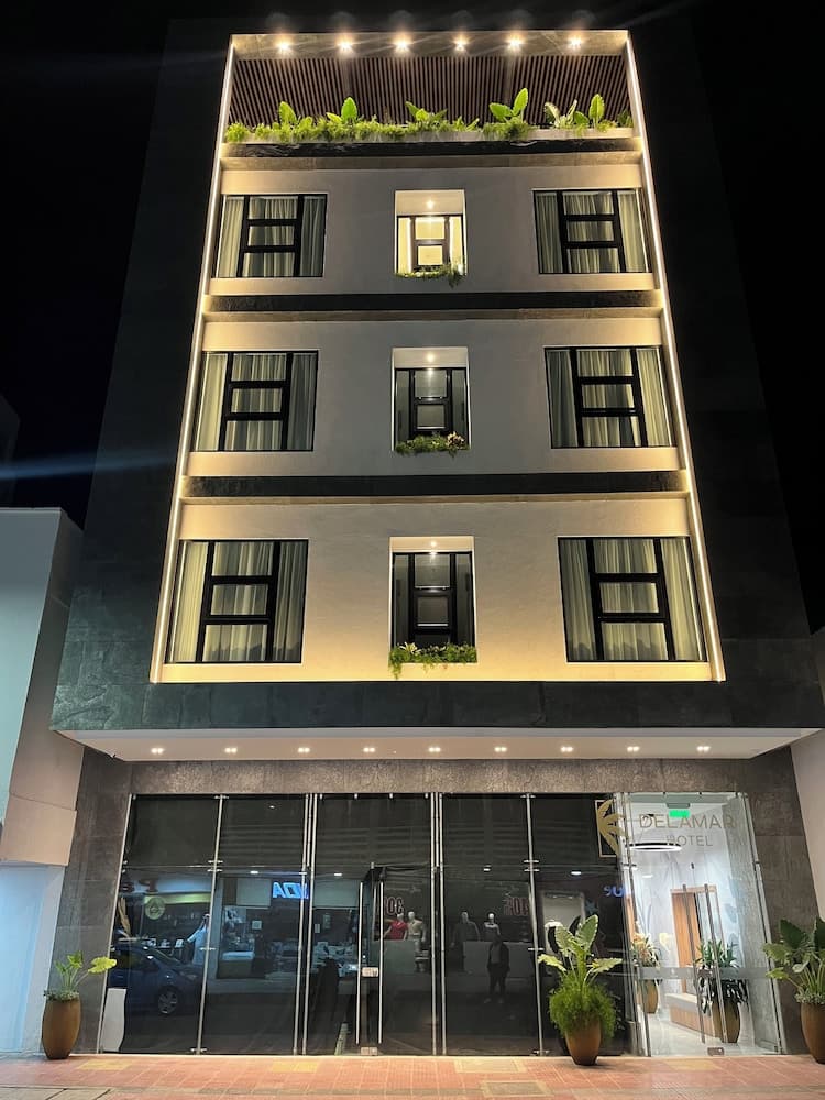 Delamar Hotel main