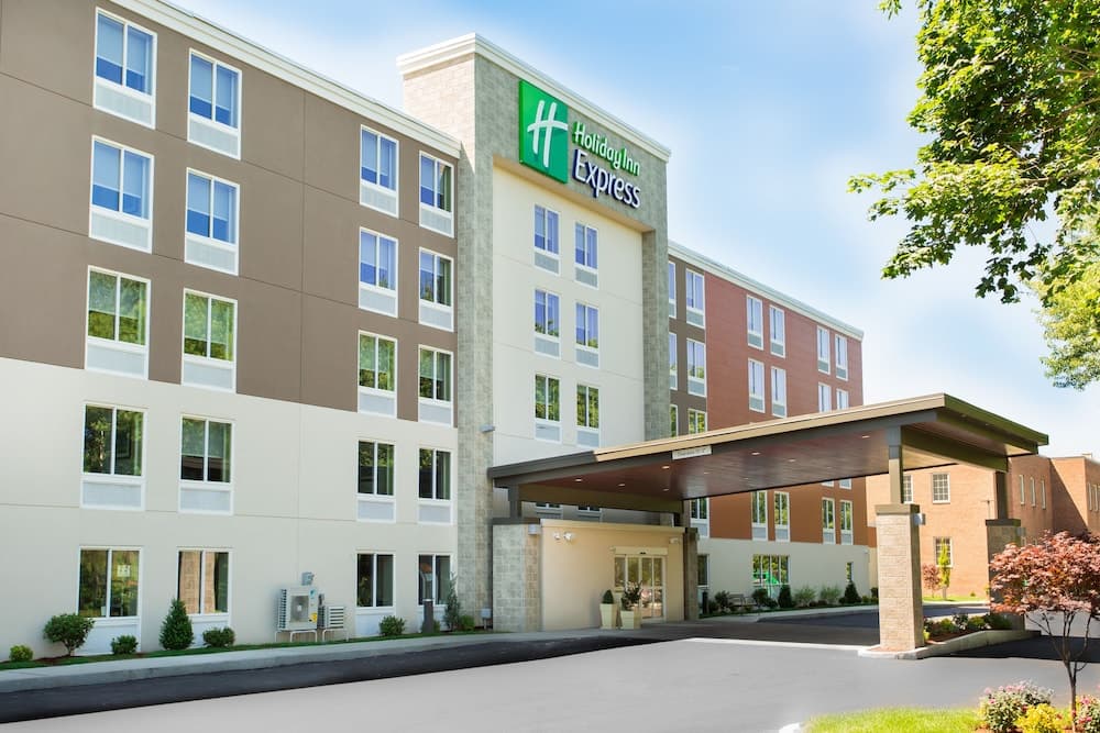 Holiday Inn Express Chelmsford main