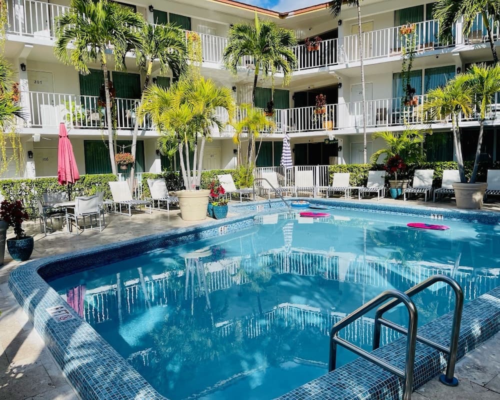 Ocean Mile Hotel main