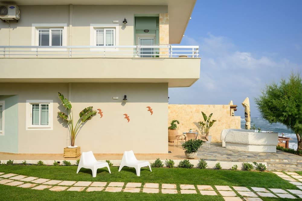 Hermes Beach main