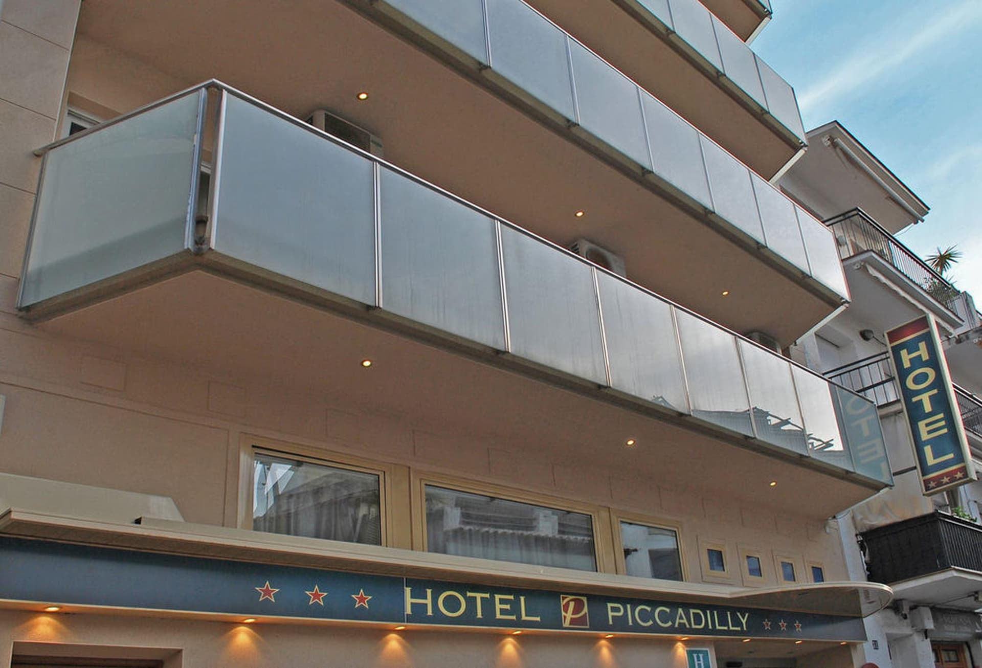 Piccadilly Sitges main