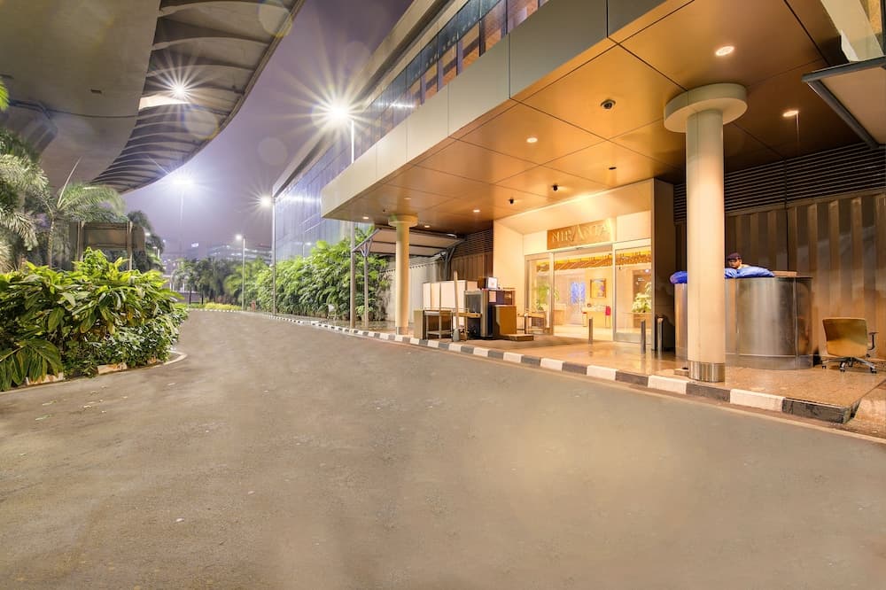Niranta Airport Transit Hotel And Lounge main
