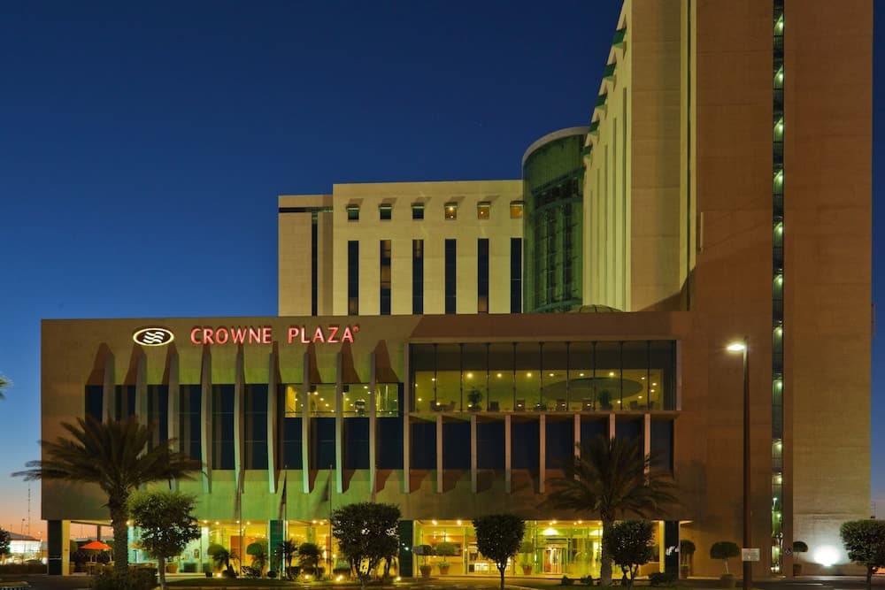 Crowne Plaza Torreon main