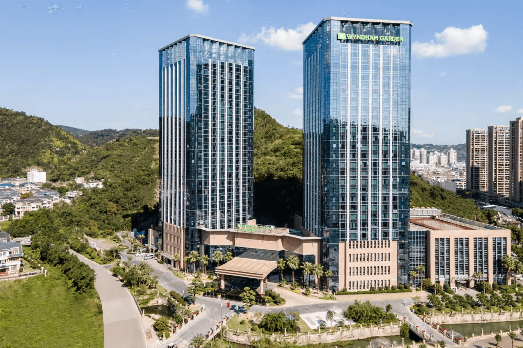 Wyndham Garden Yuhuan Downtown main