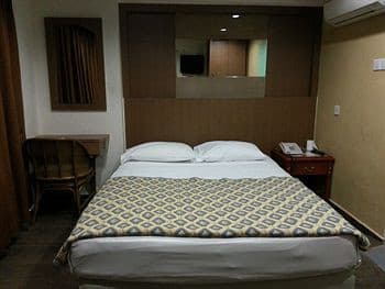 Hotel Calmo Bugis (Staycation Approved) main