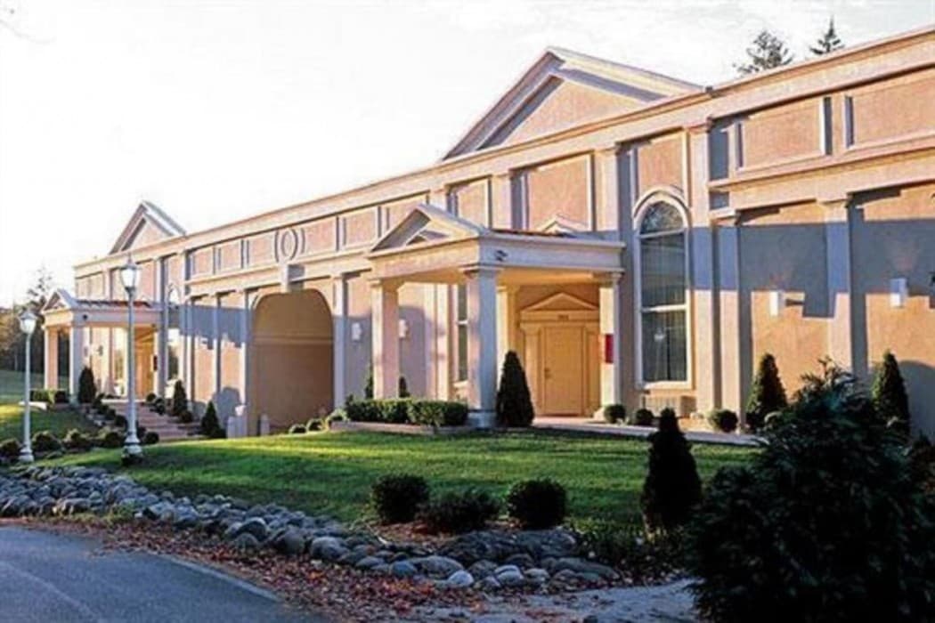 Pocono Palace Resort main