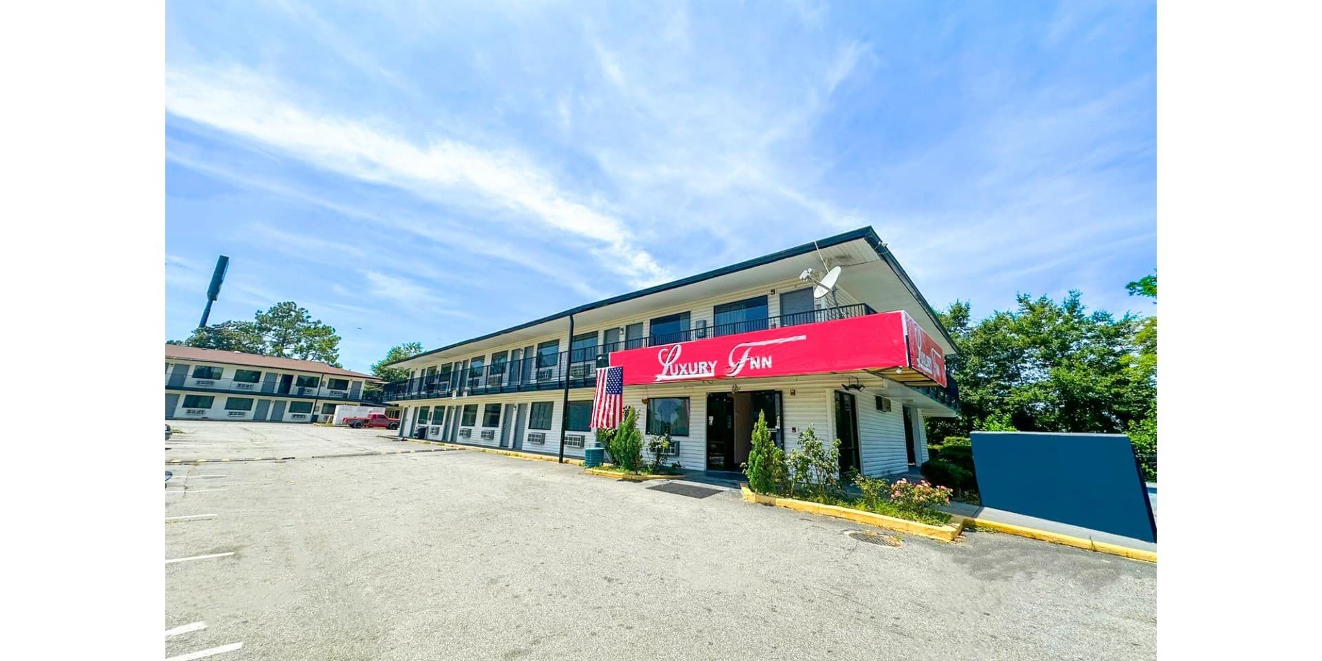 Luxury Inn main
