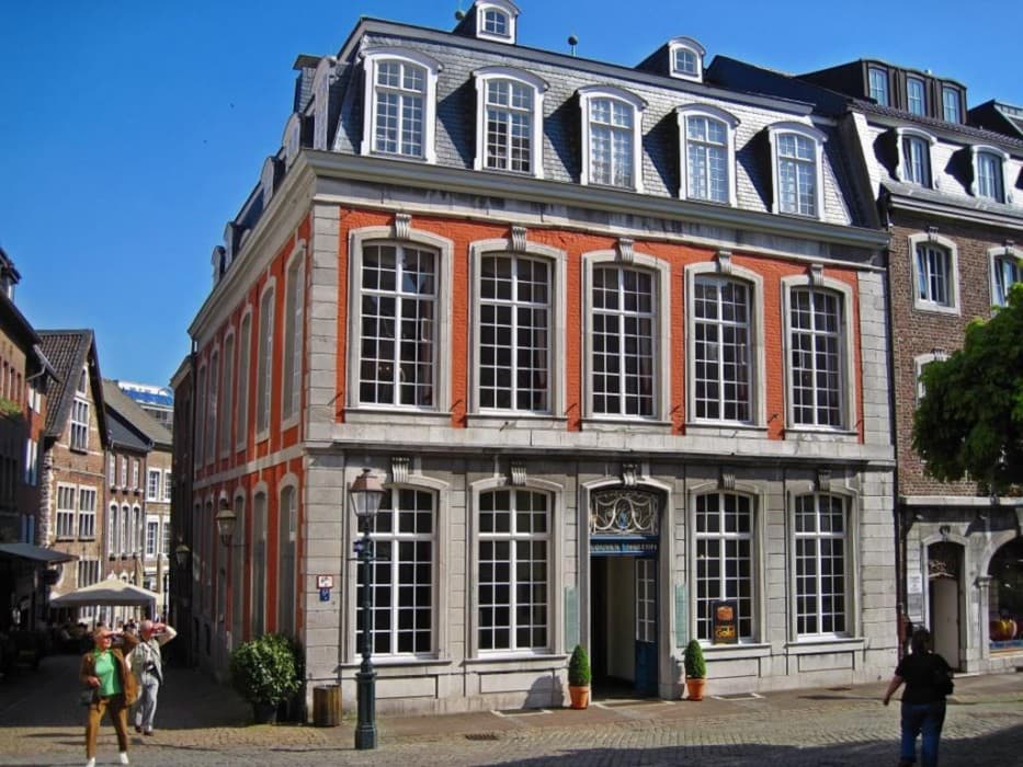Hotel Platinium main