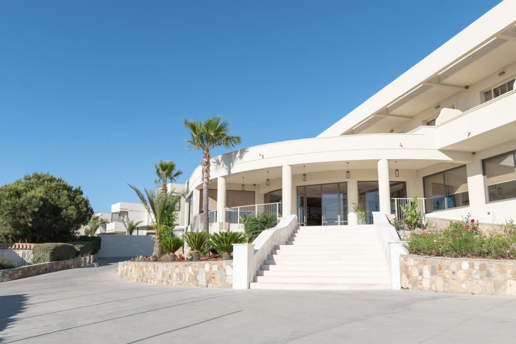 Kouros Palace Hotel main