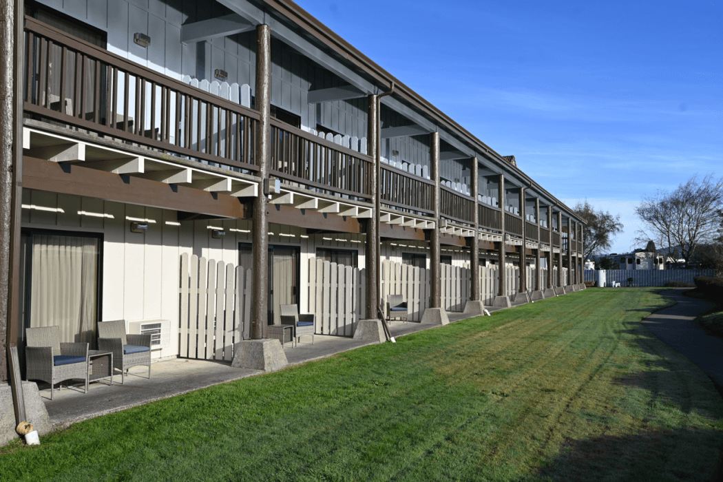Edgewater Inn Coos Bay main
