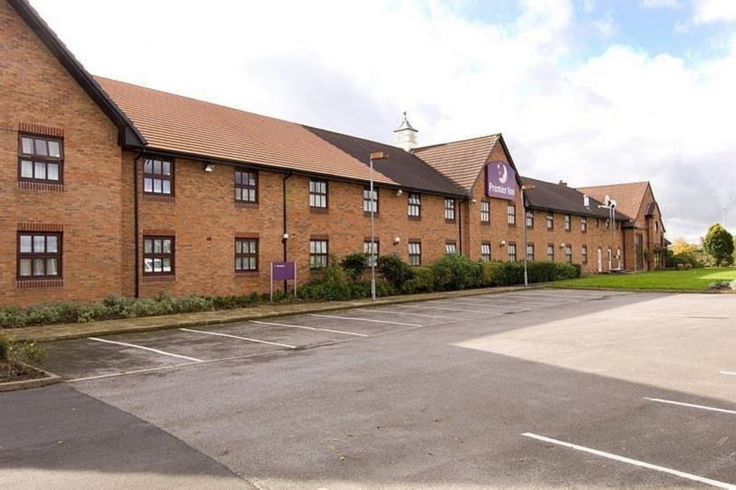 Premier Inn Crewe West main