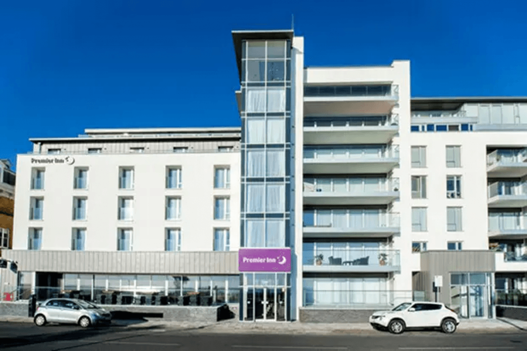 Premier Inn Worthing Seafront main
