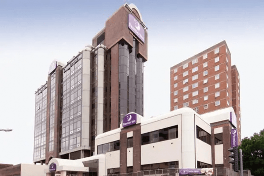 Premier Inn Sunbury (Kempton Park) main