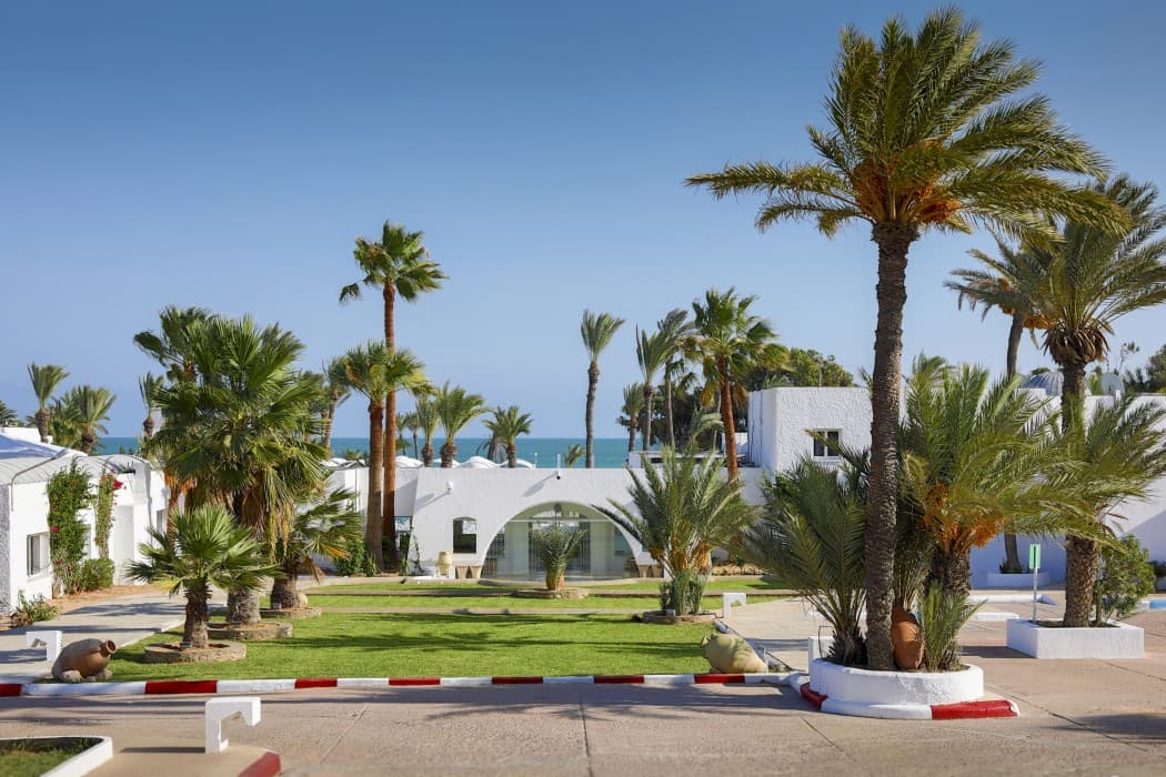 Hari Club Beach Resort main