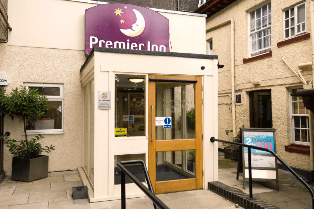 Premier Inn Manchester Altrincham main