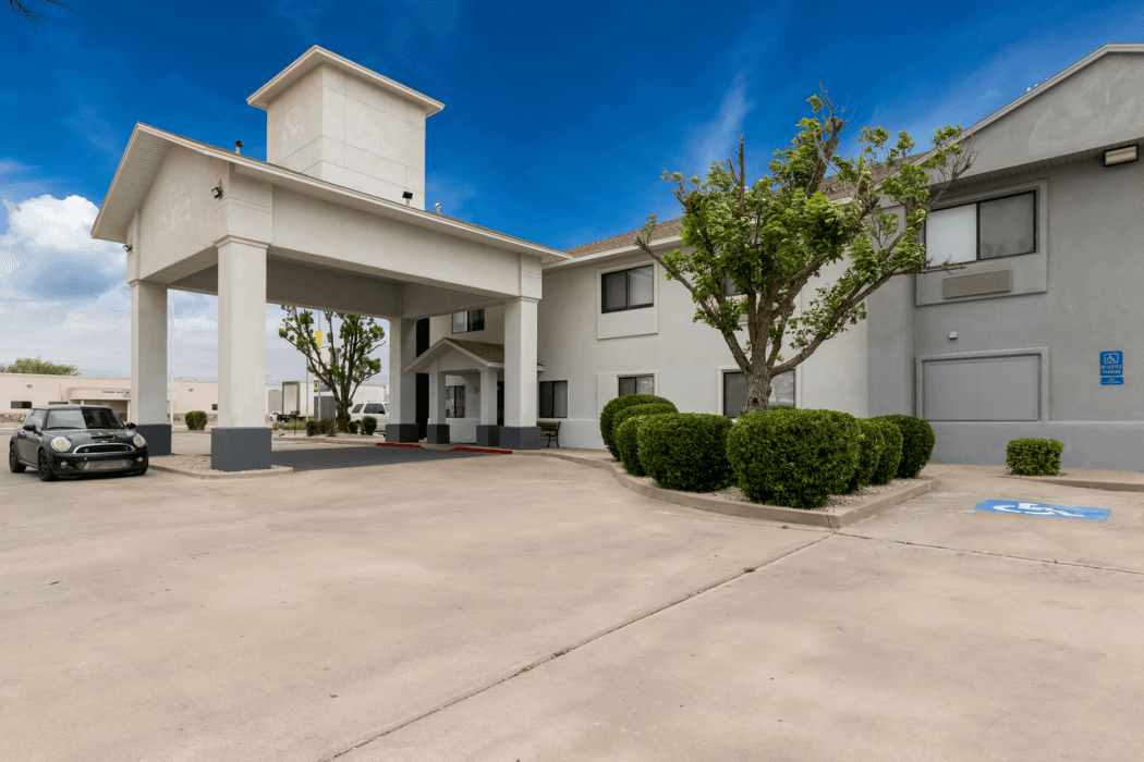 Legacy Inn & Suites Artesia main