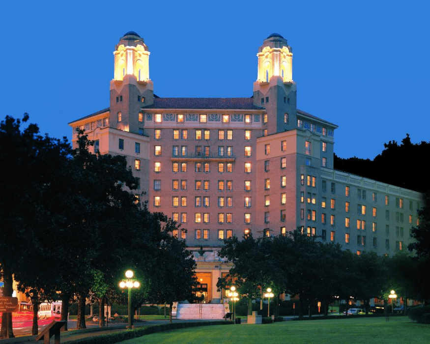 Arlington Resort Hotel & Spa main