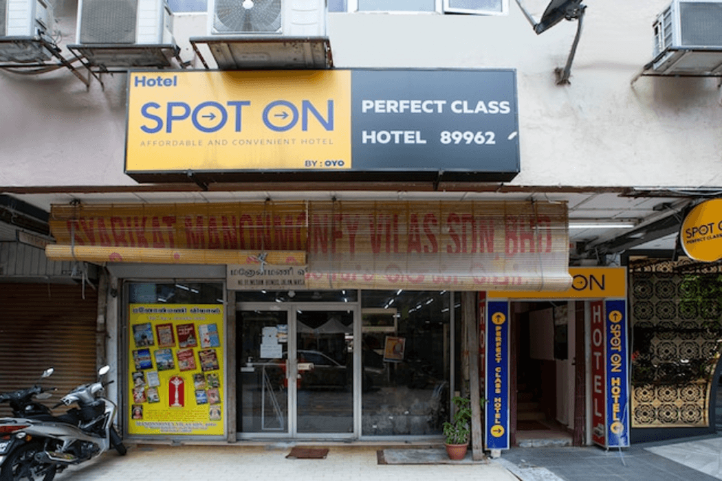 Spot On 89962 Perfect Class Hotel main