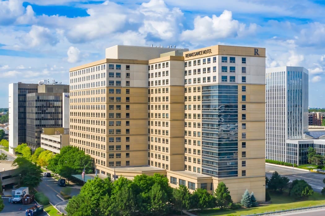 Renaissance Chicago O'hare Suites Hotel main