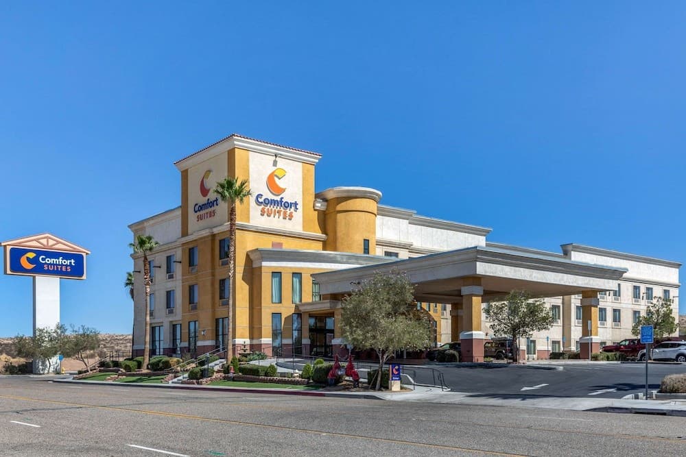 Comfort Suites main
