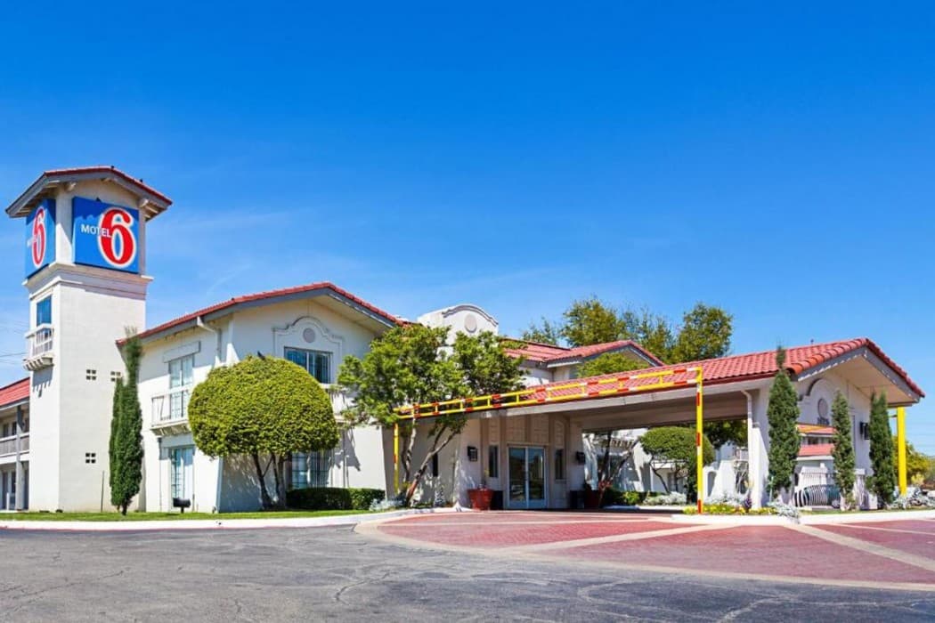 Motel 6 Dallas - Market Center main