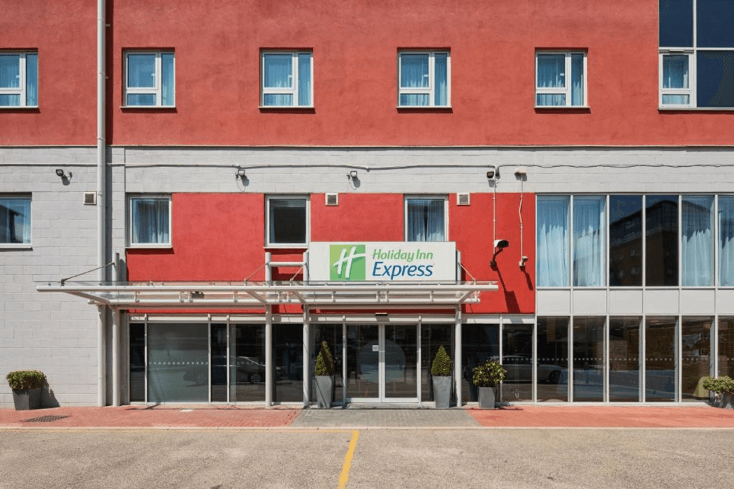 Holiday Inn Express Limehouse main