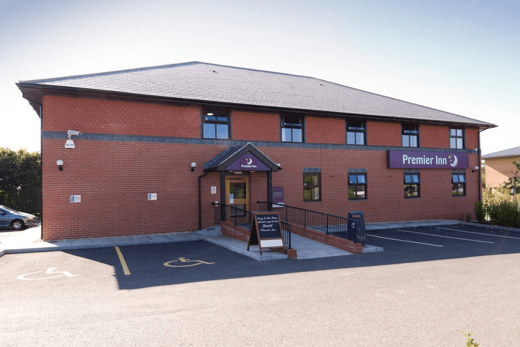 Premier Inn Yeovil Airfield main