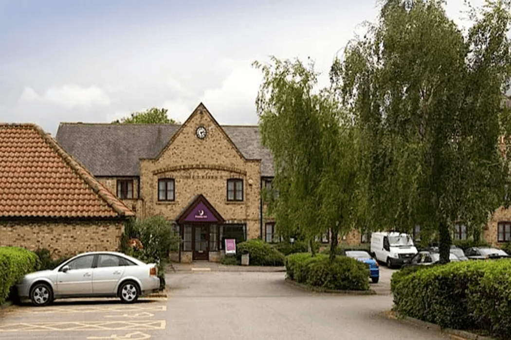 Premier Inn Hull West Hotel main